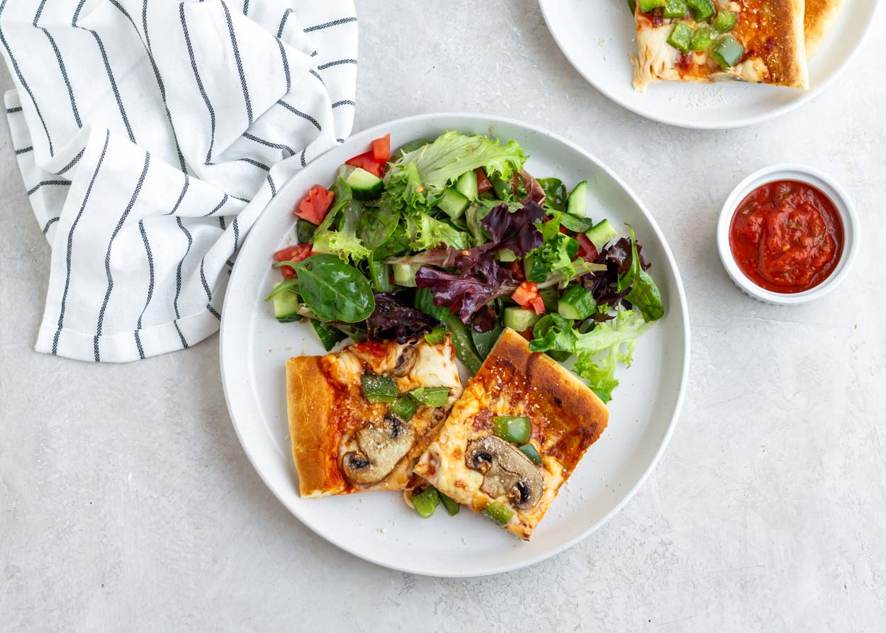 Green Pepper and Mushroom Pizza | Cook Smarts